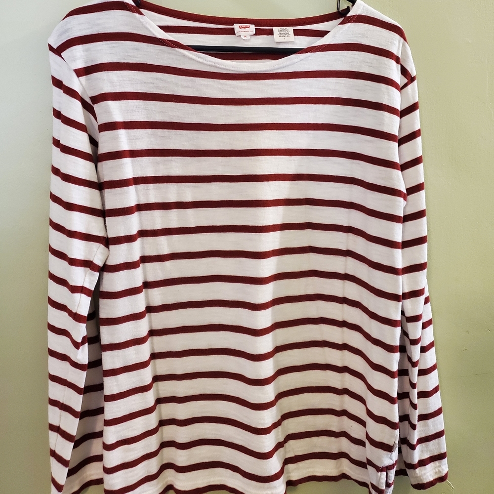 Long Sleeve Levi's